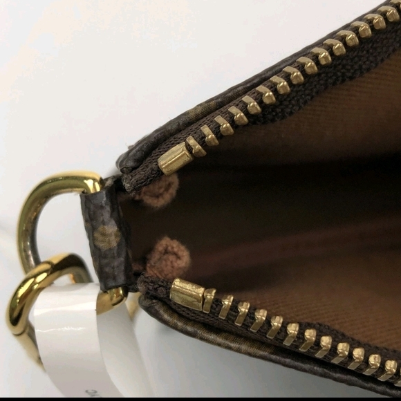 Louis Vuitton Monogram Mini Pochette Accessories - Picture 15 of 16